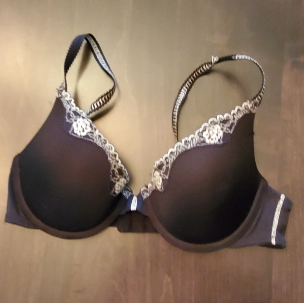 Lily of France, black bra 34B